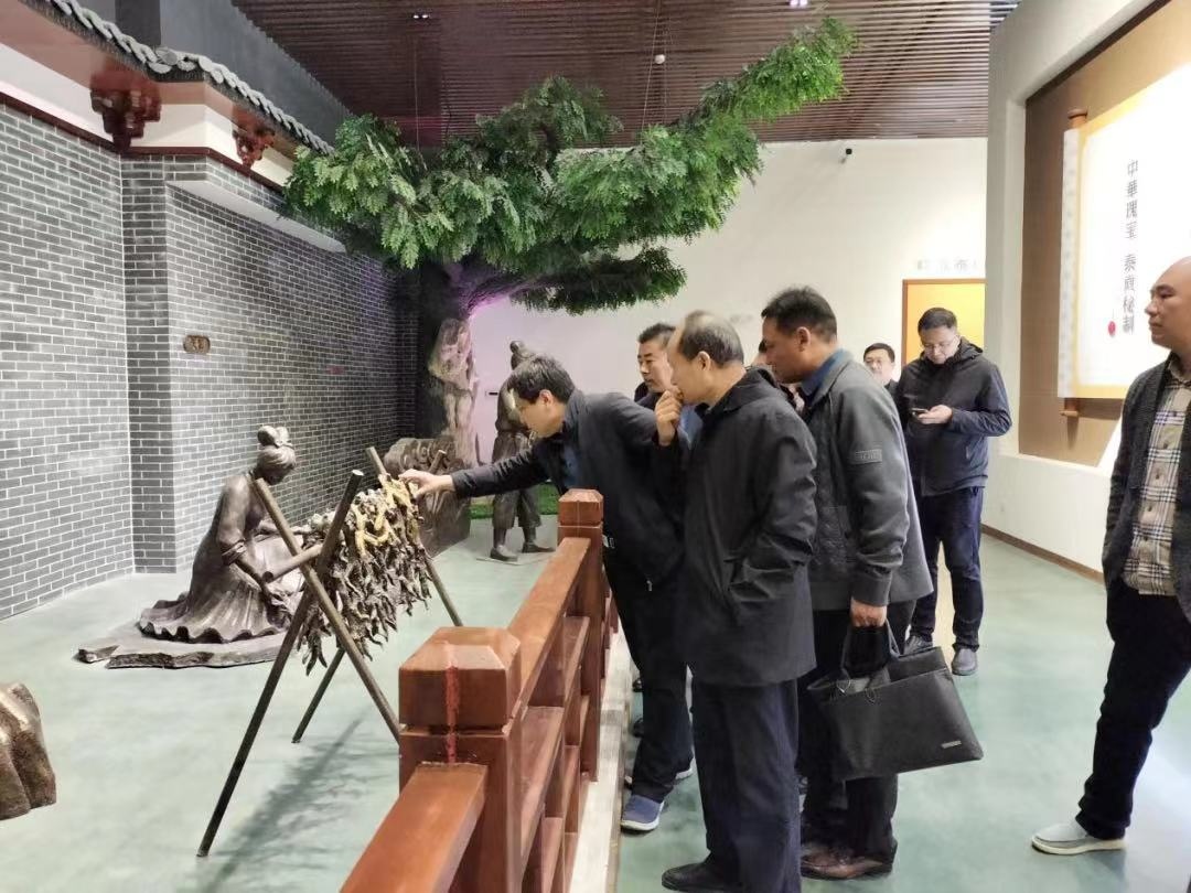 市农业局领导带领相关人员莅临泰尚黄精参观考察