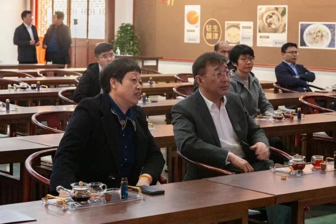 市领导考察泰山黄精“工业+旅游”智能工厂指导免疫力经济发展   